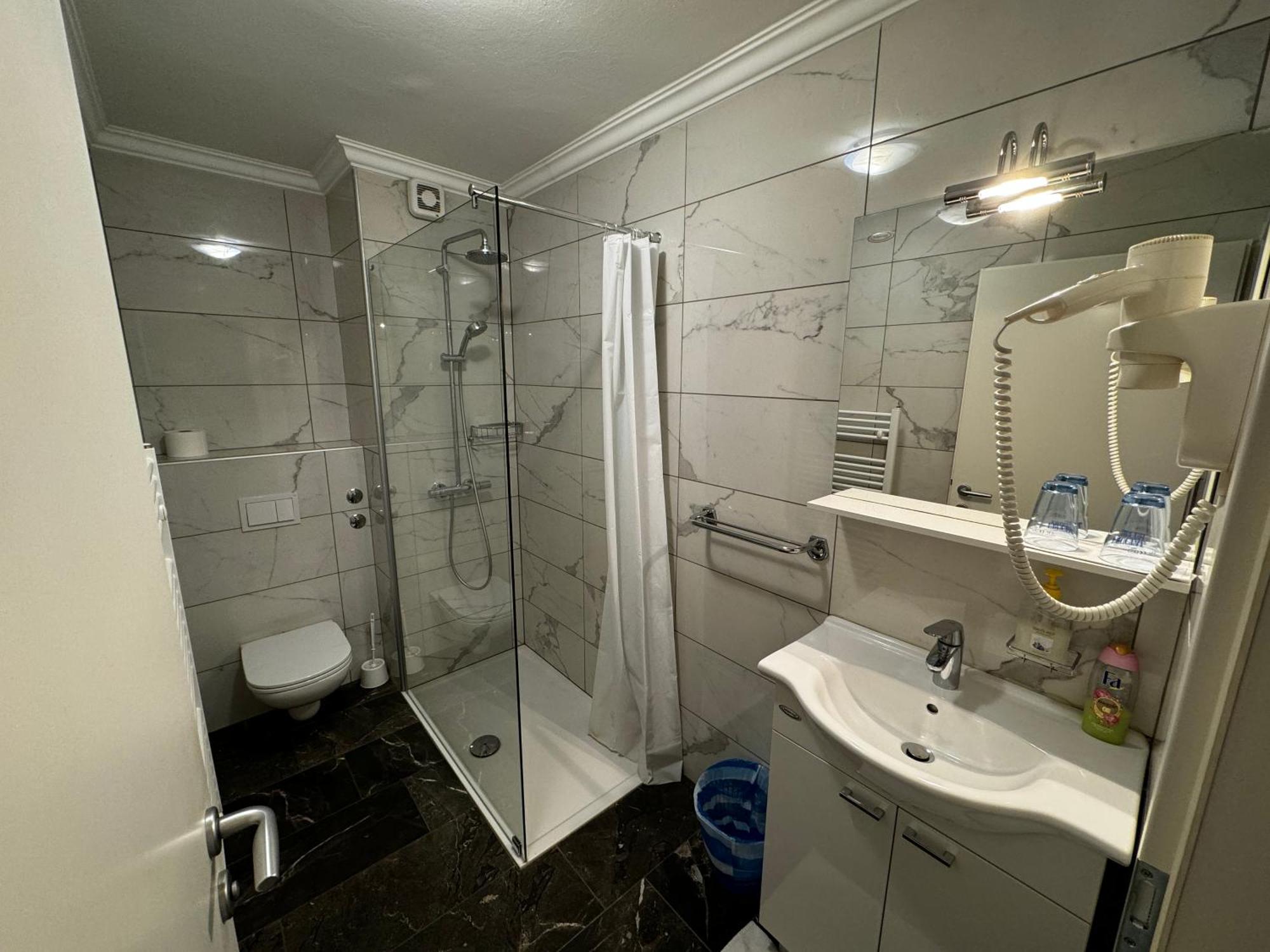Gostisce Pri Slavcu Hotel Sentjernej Bagian luar foto