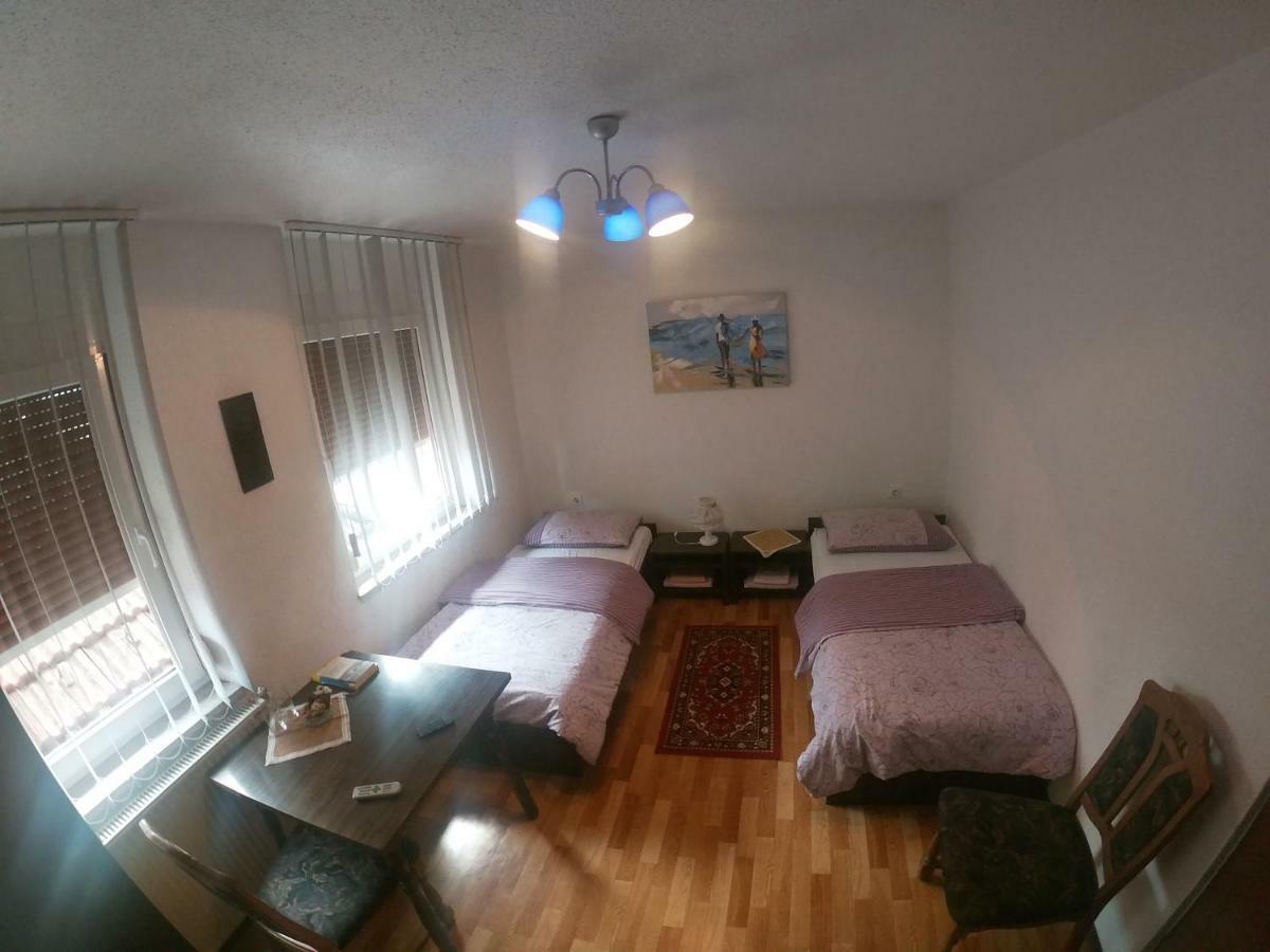 Gostisce Pri Slavcu Hotel Sentjernej Bagian luar foto