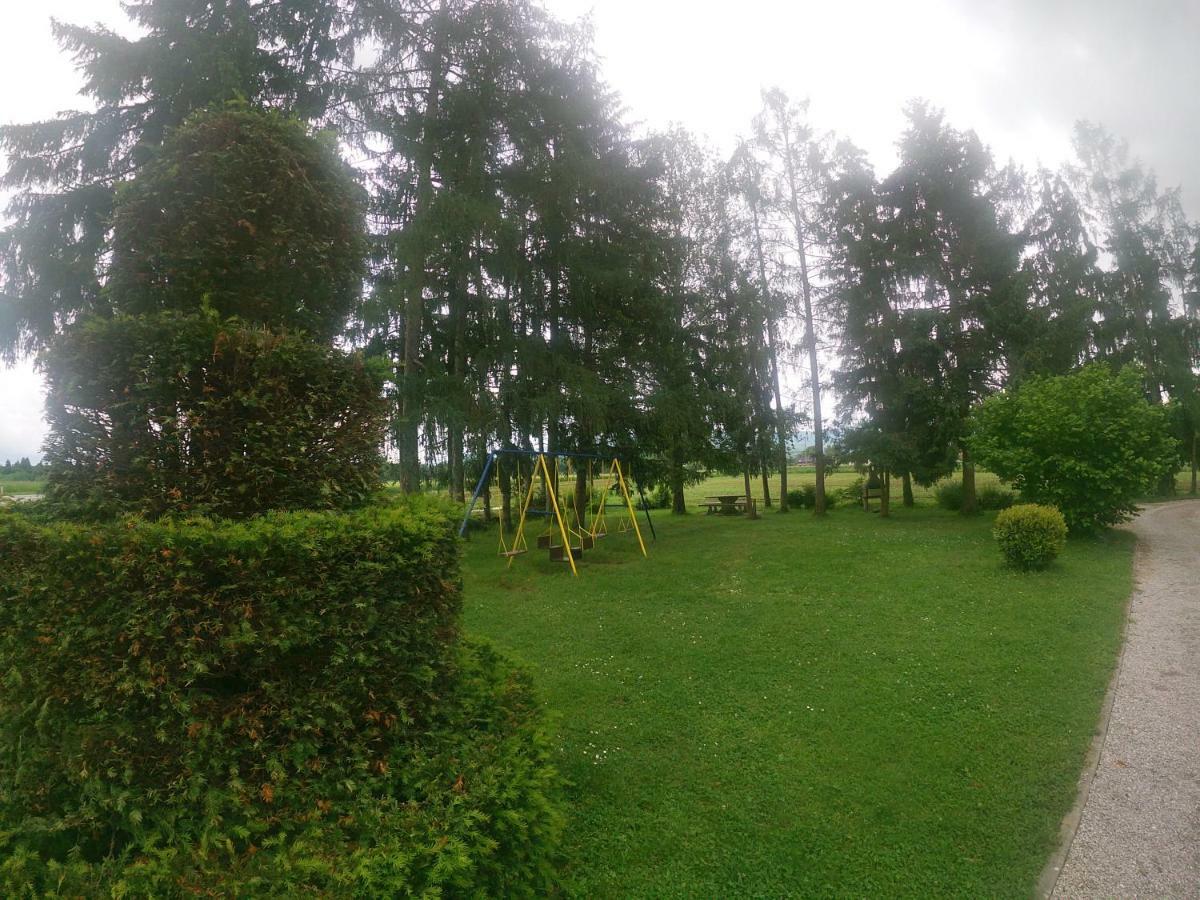 Gostisce Pri Slavcu Hotel Sentjernej Bagian luar foto